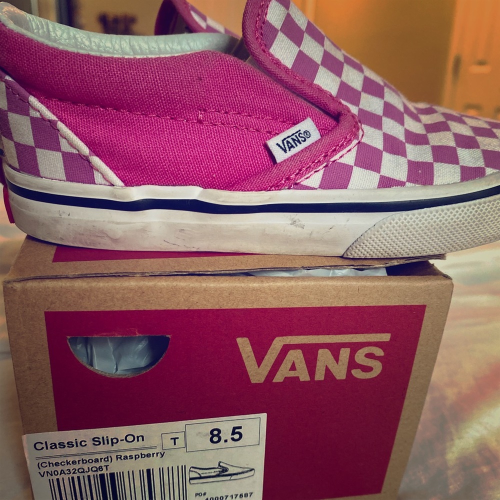 GIRLS pink check VANS slip-ons